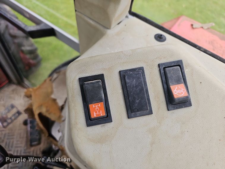 image for item NT9795 1994 Massey Ferguson 390  MFWD tractor