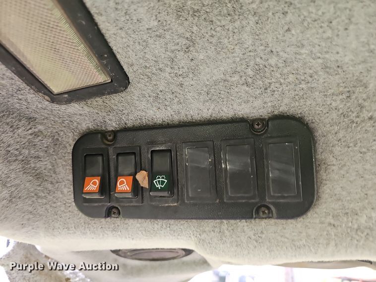 image for item NT9795 1994 Massey Ferguson 390  MFWD tractor