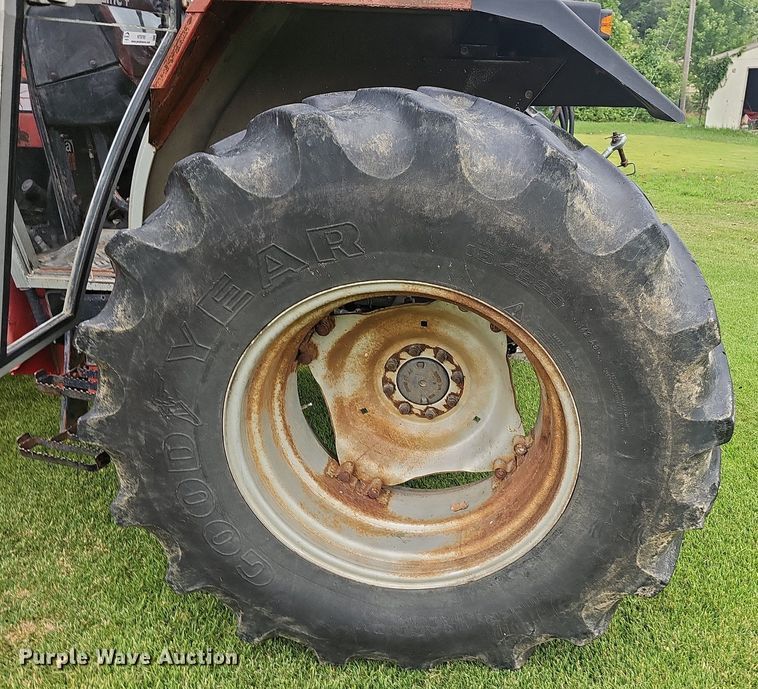 image for item NT9795 1994 Massey Ferguson 390  MFWD tractor