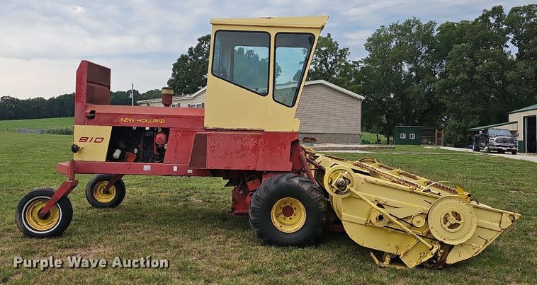 image for item NT9796 New Holland 910  swather / windrower