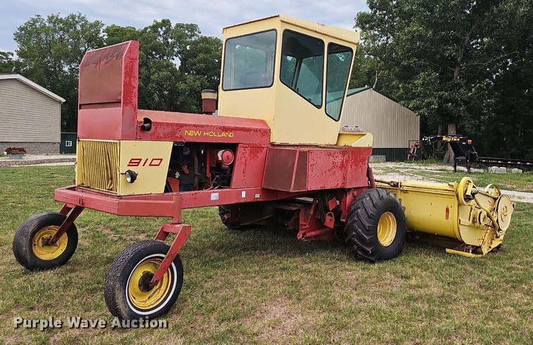 image for item NT9796 New Holland 910  swather / windrower