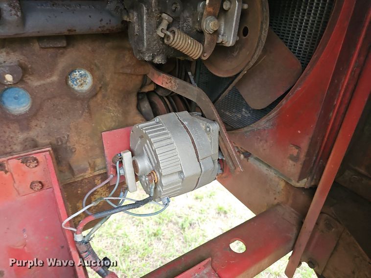 image for item NT9796 New Holland 910  swather / windrower