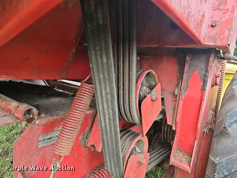 image for item NT9796 New Holland 910  swather / windrower