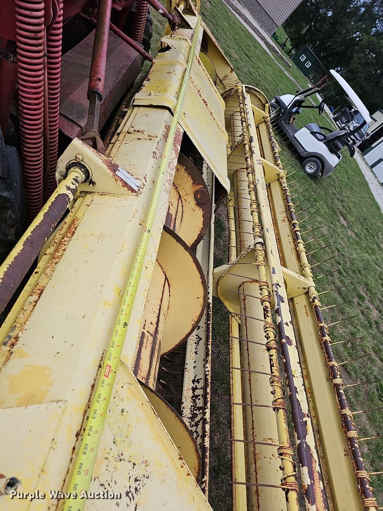 image for item NT9796 New Holland 910  swather / windrower