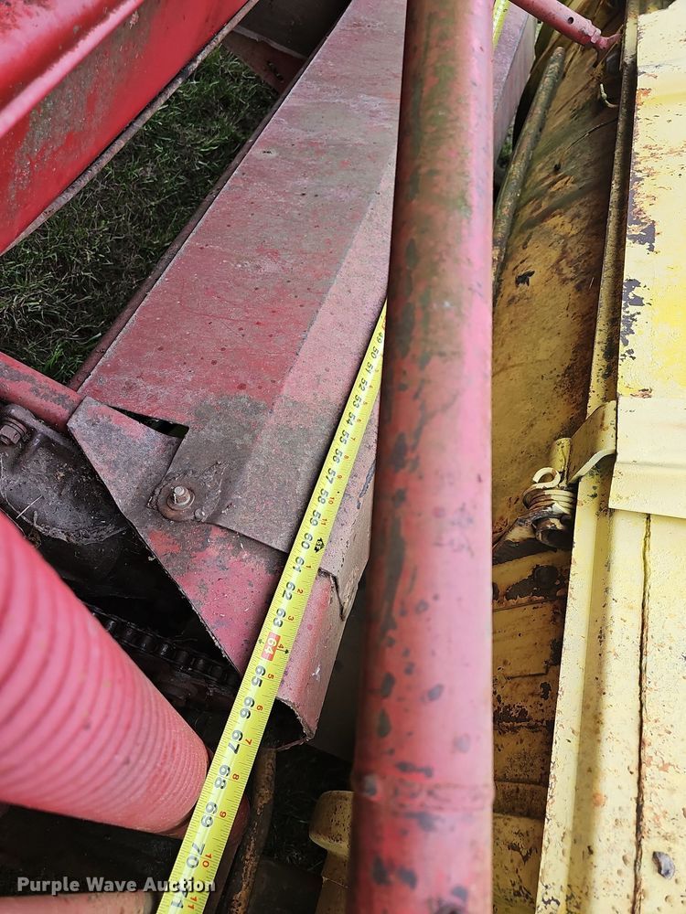 image for item NT9796 New Holland 910  swather / windrower