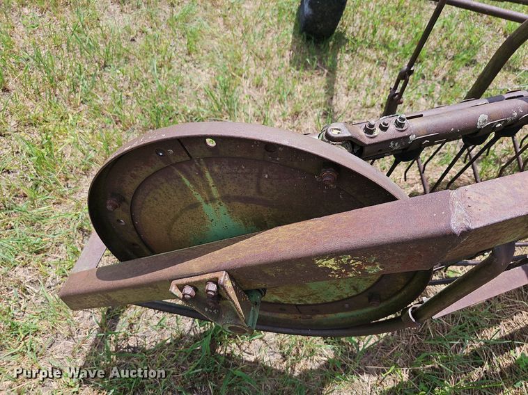 image for item NU9017 John Deere 896A  hay rake