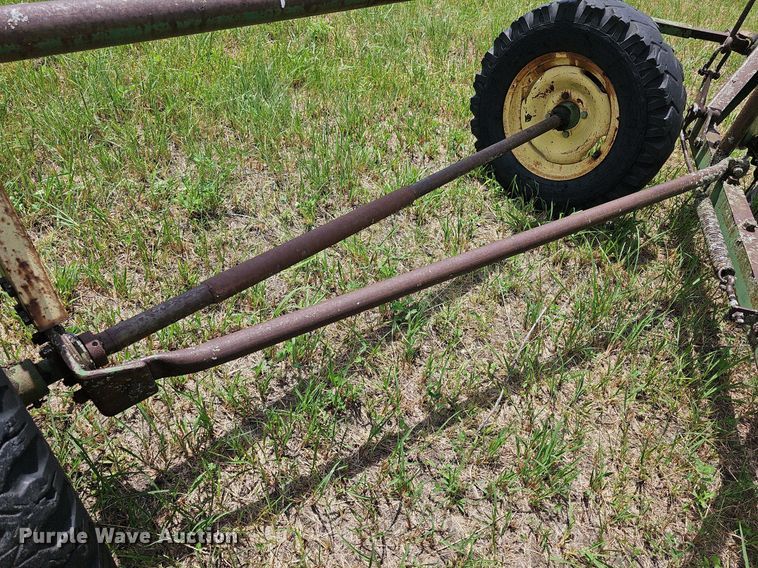image for item NU9017 John Deere 896A  hay rake