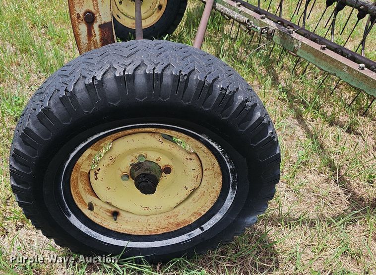 image for item NU9017 John Deere 896A  hay rake