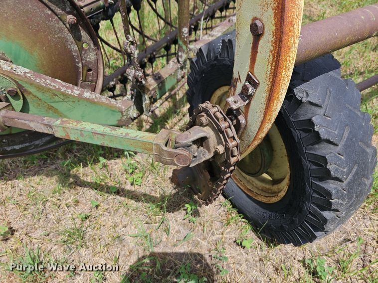 image for item NU9017 John Deere 896A  hay rake