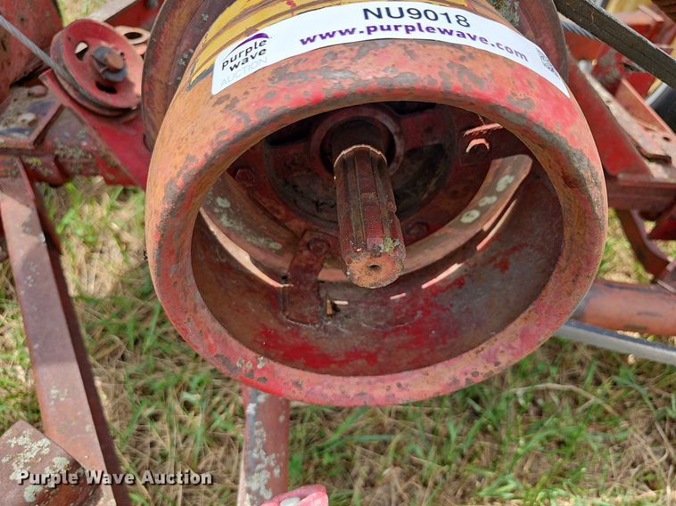 image for item NU9018 New Holland 455  sickle mower