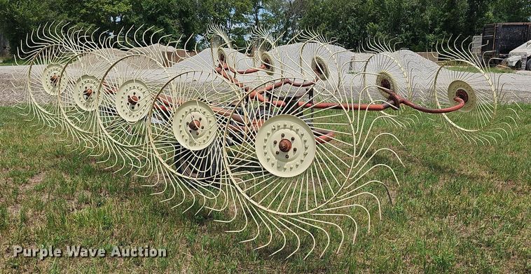 image for item NU9019 Kelderman  hay rake