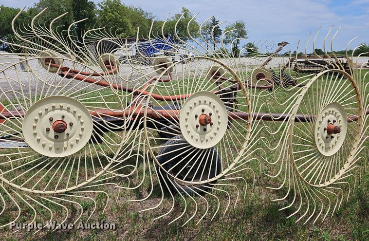 image for item NU9019 Kelderman  hay rake