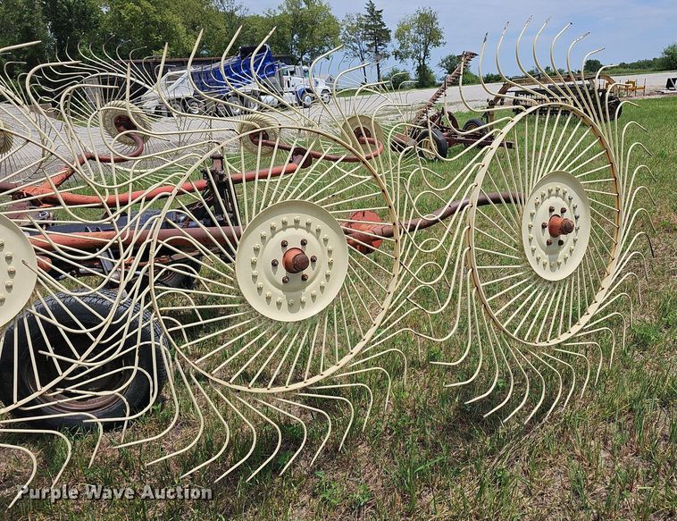 image for item NU9019 Kelderman  hay rake