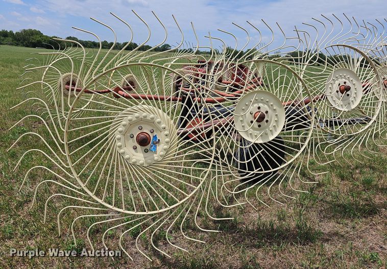 image for item NU9019 Kelderman  hay rake