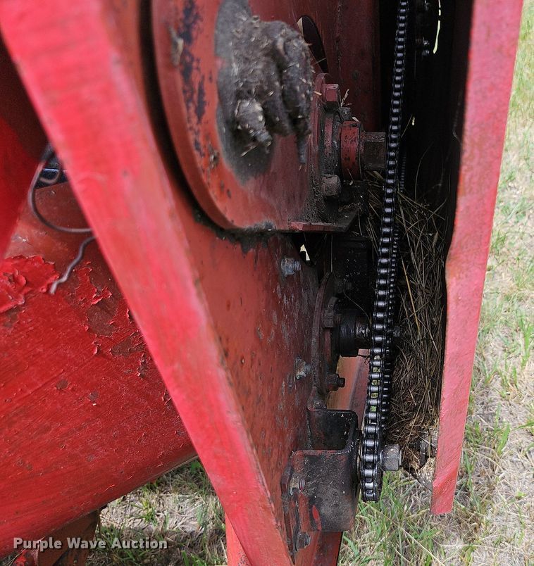 image for item NU9020 Hesston 1091  windrower