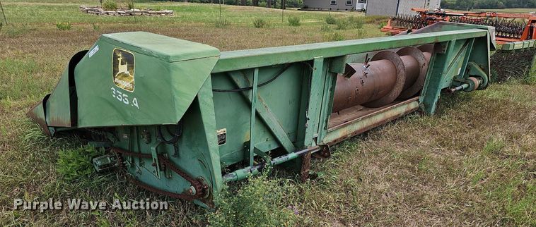 image for item NU9066 John Deere 653A  all-crop head