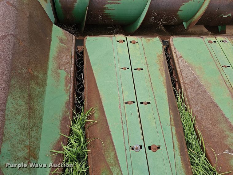 image for item NU9066 John Deere 653A  all-crop head