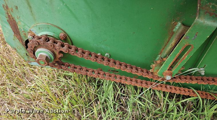 image for item NU9066 John Deere 653A  all-crop head