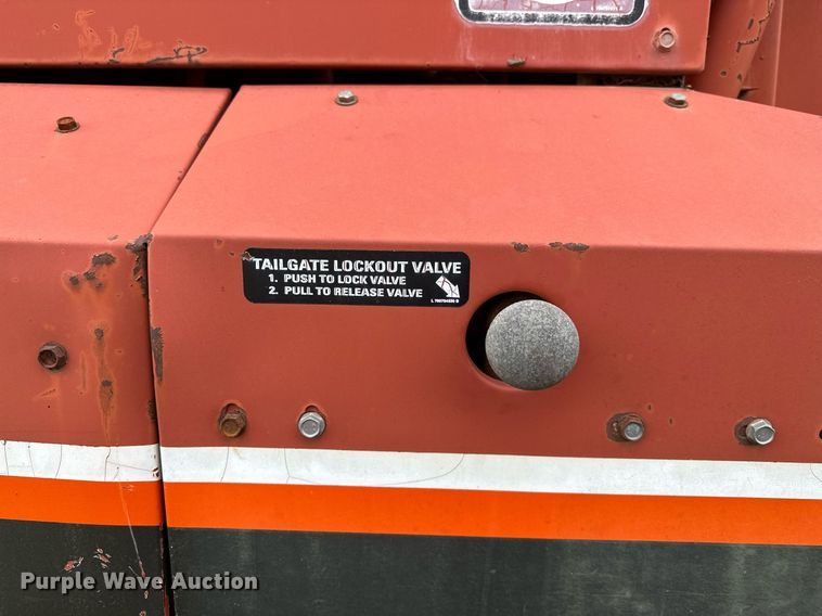 image for item OC9125 Hesston 565T  round baler