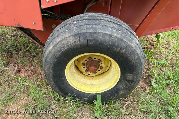 image for item OC9125 Hesston 565T  round baler