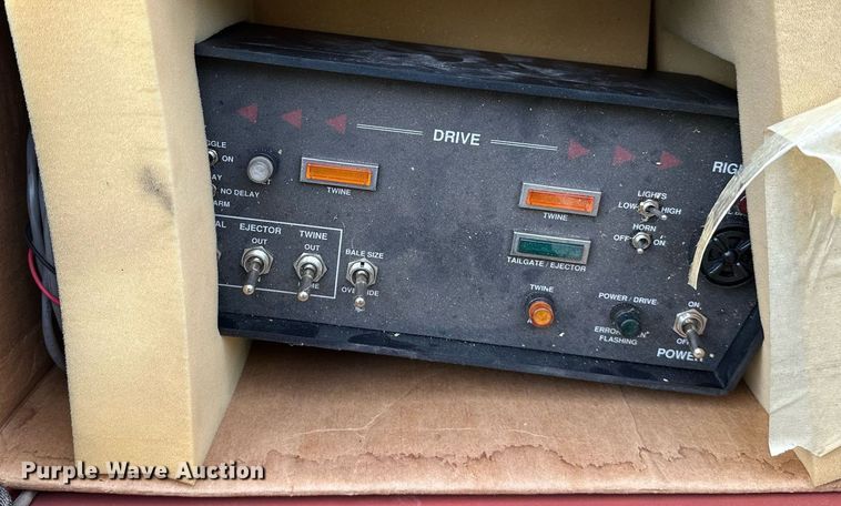 image for item OC9125 Hesston 565T  round baler