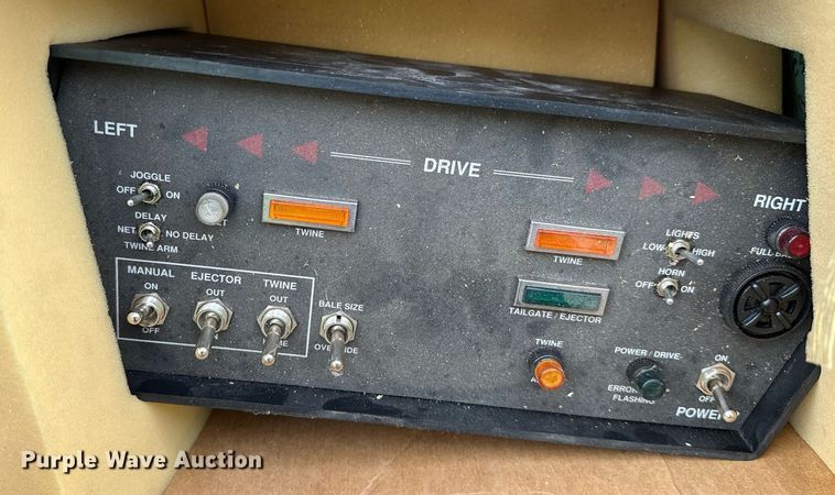 image for item OC9125 Hesston 565T  round baler