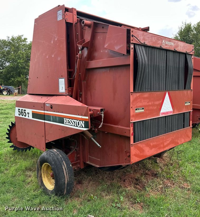 image for item OC9126 Hesston 565T  round baler