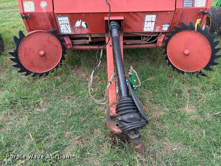 image for item OC9126 Hesston 565T  round baler