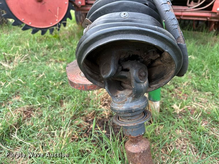 image for item OC9126 Hesston 565T  round baler