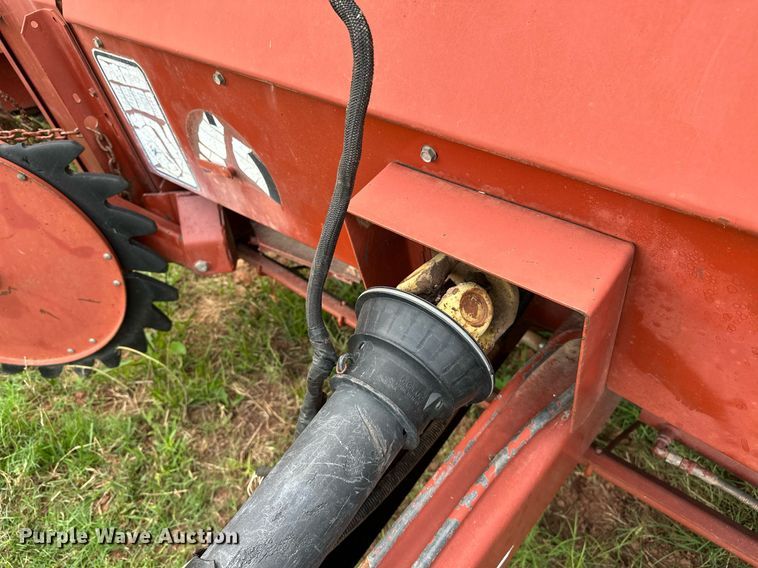 image for item OC9126 Hesston 565T  round baler