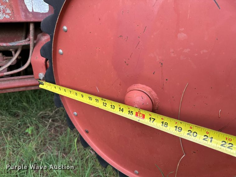 image for item OC9126 Hesston 565T  round baler