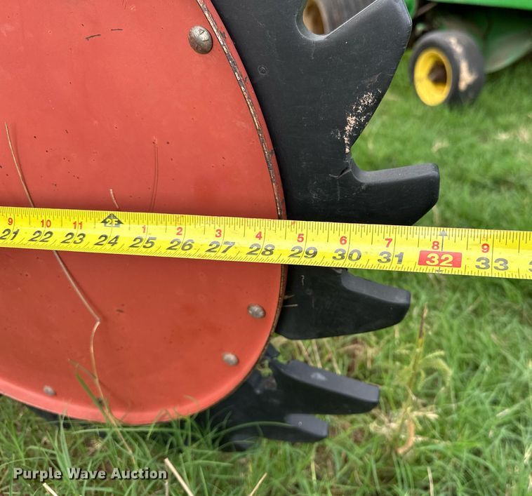 image for item OC9126 Hesston 565T  round baler