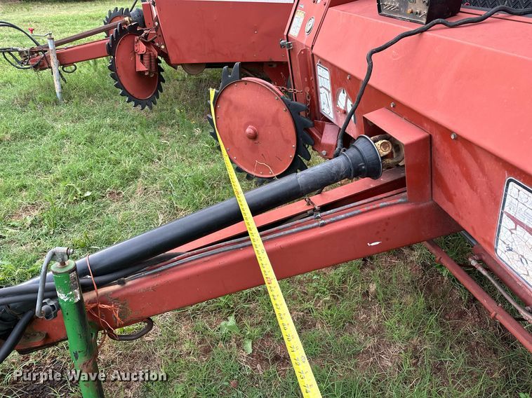 image for item OC9126 Hesston 565T  round baler