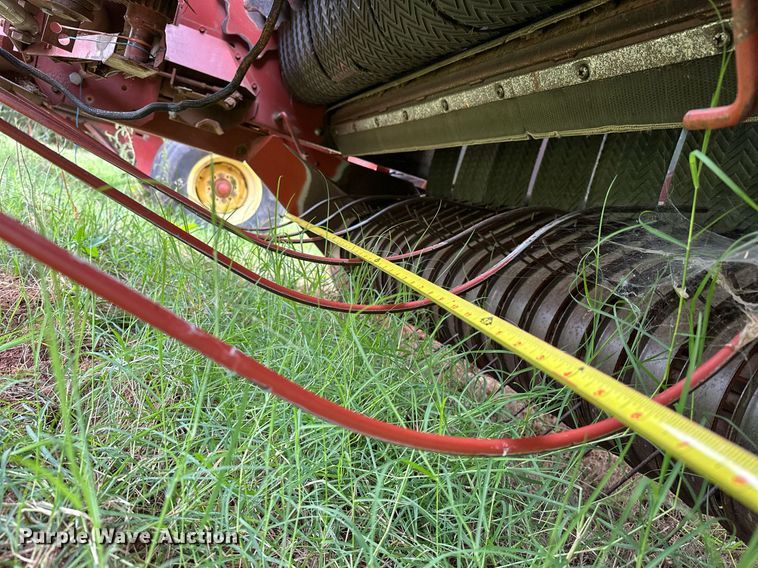 image for item OC9126 Hesston 565T  round baler