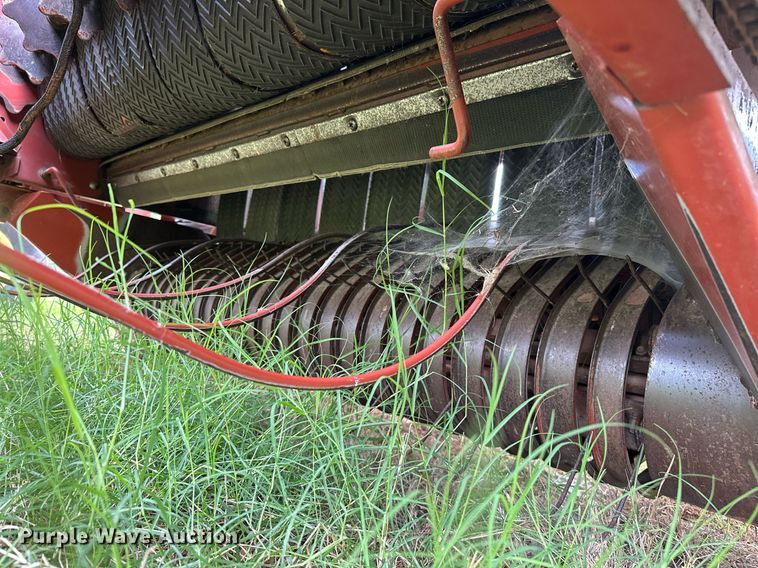 image for item OC9126 Hesston 565T  round baler