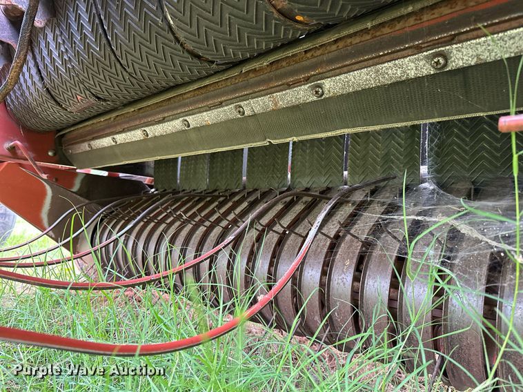 image for item OC9126 Hesston 565T  round baler