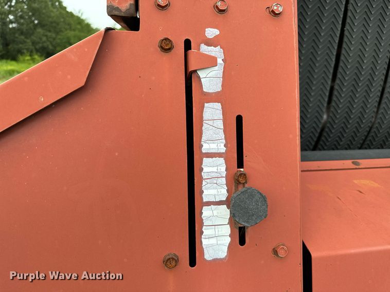 image for item OC9126 Hesston 565T  round baler