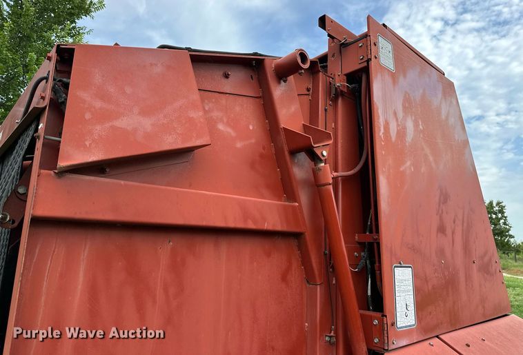image for item OC9126 Hesston 565T  round baler