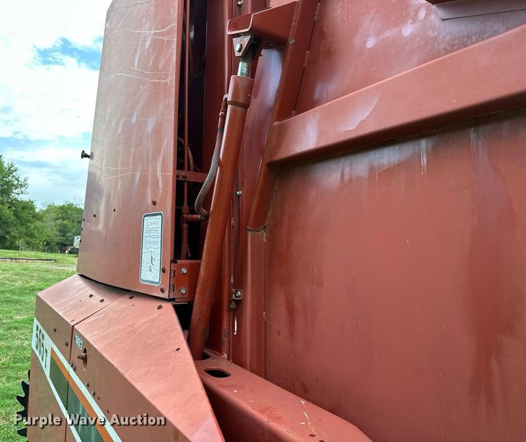 image for item OC9126 Hesston 565T  round baler