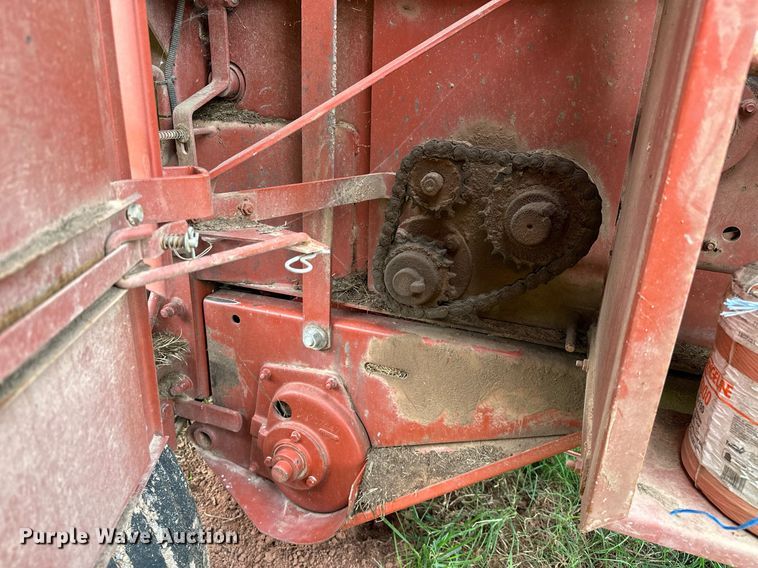 image for item OC9126 Hesston 565T  round baler
