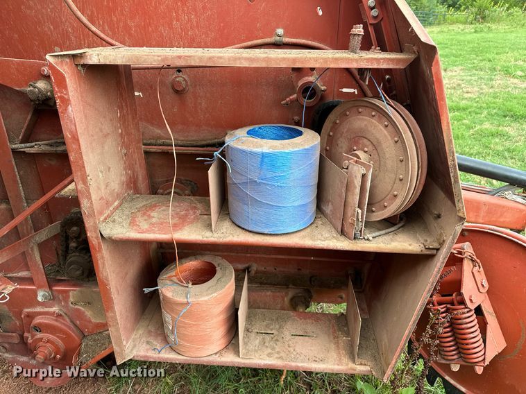 image for item OC9126 Hesston 565T  round baler
