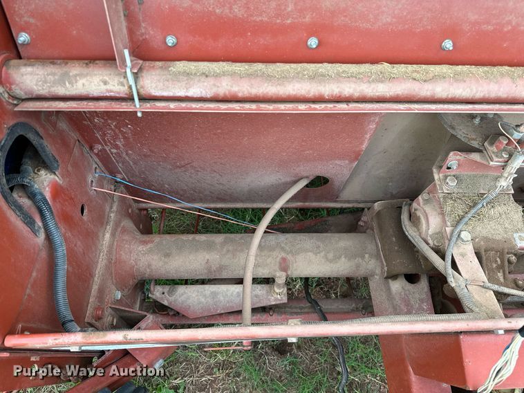 image for item OC9126 Hesston 565T  round baler