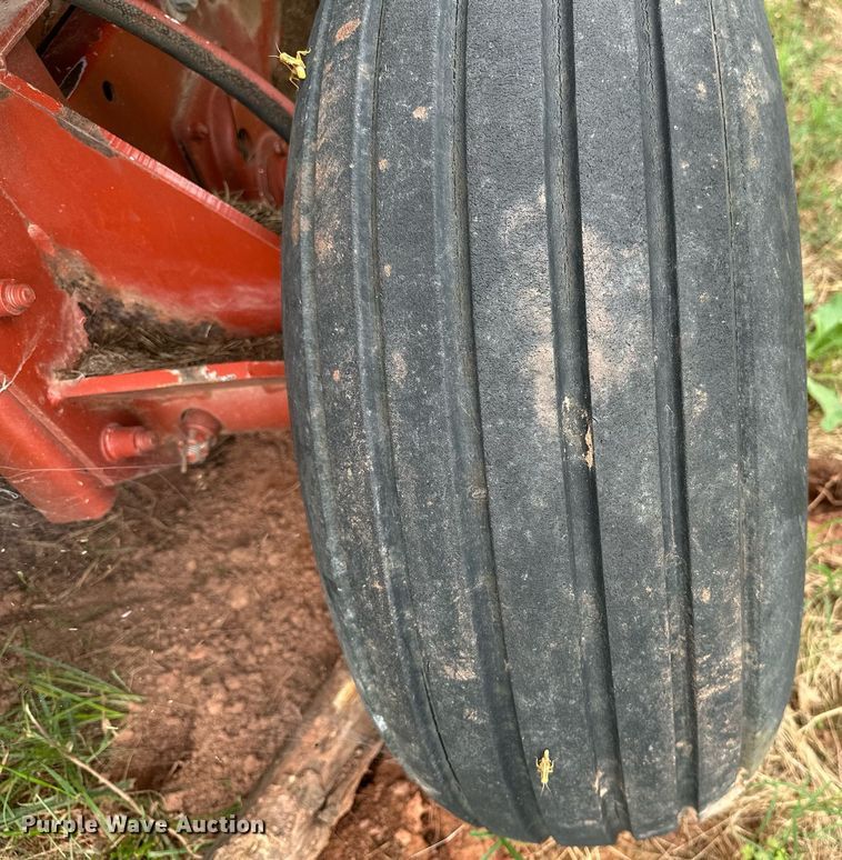 image for item OC9126 Hesston 565T  round baler