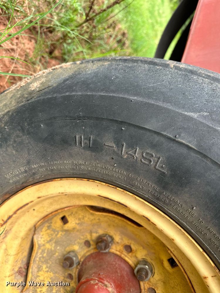 image for item OC9126 Hesston 565T  round baler