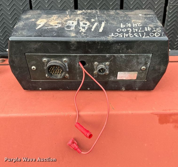 image for item OC9126 Hesston 565T  round baler