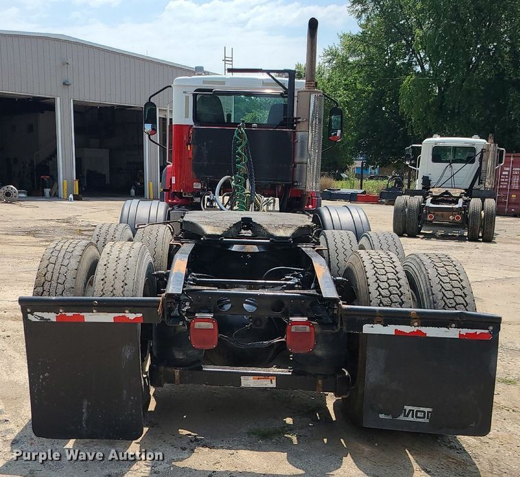 image for item BR9779 2013 Caterpillar CT660  semi truck