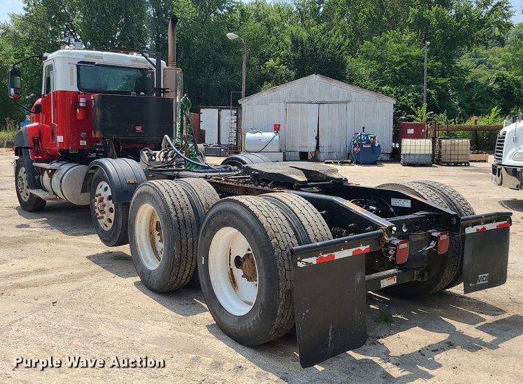 image for item BR9779 2013 Caterpillar CT660  semi truck