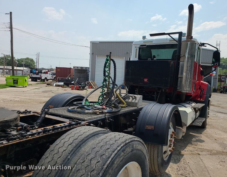 image for item BR9779 2013 Caterpillar CT660  semi truck