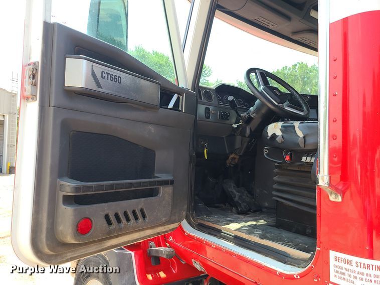 image for item BR9779 2013 Caterpillar CT660  semi truck