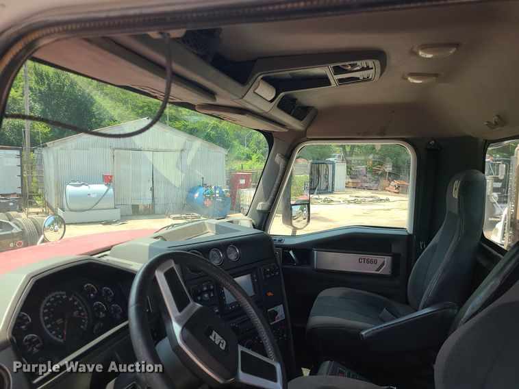 image for item BR9779 2013 Caterpillar CT660  semi truck